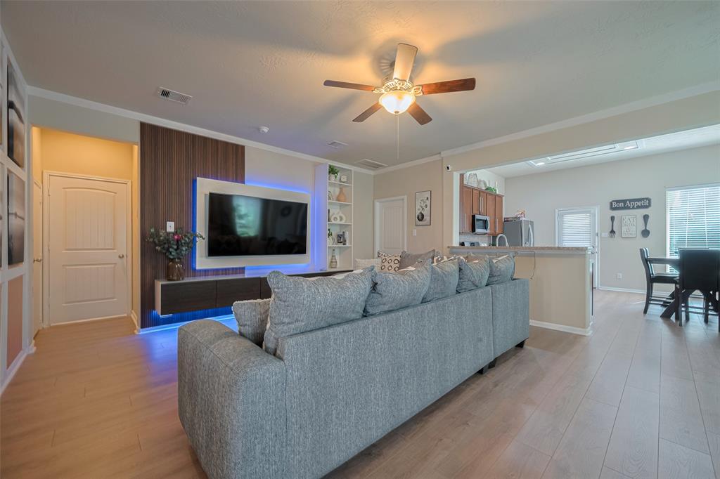 8113 E Pine Creek Bend, Cypress, Texas image 8