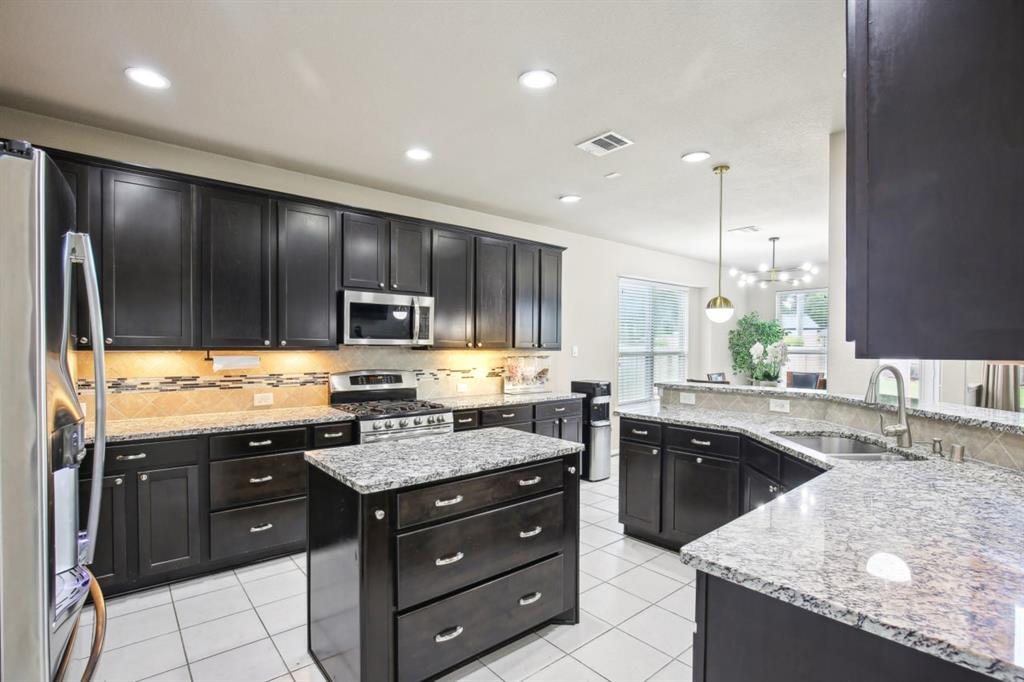 23810 Leblanc Landing Drive, Spring, Texas image 10