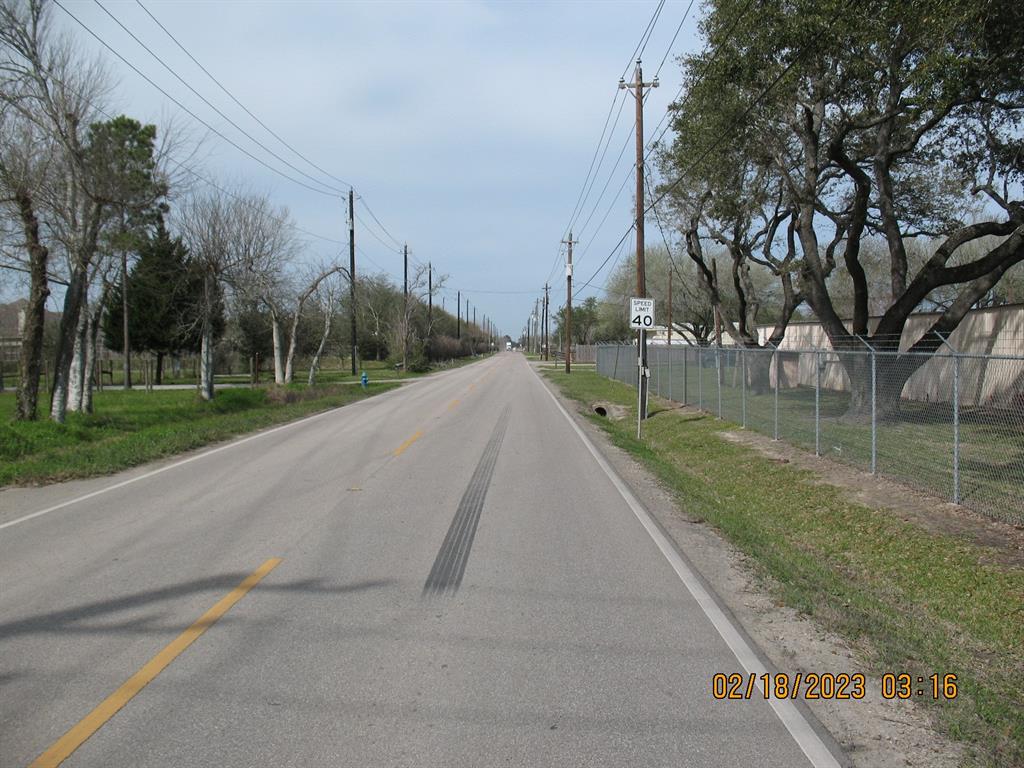 Hatfield Road, Pearland, Texas image 5