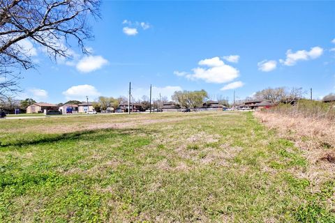 Photo of 0 E Fm-517, Dickinson, TX 77539 (MLS # 5607312) Photo of 0 E Fm-517, Dickinson, TX 77539 (MLS # 5607312)