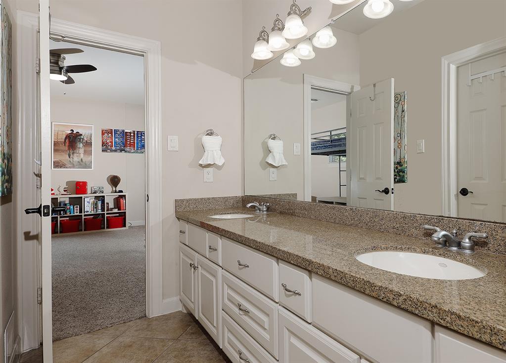 58 N Veilwood Circle, The Woodlands, Texas image 32