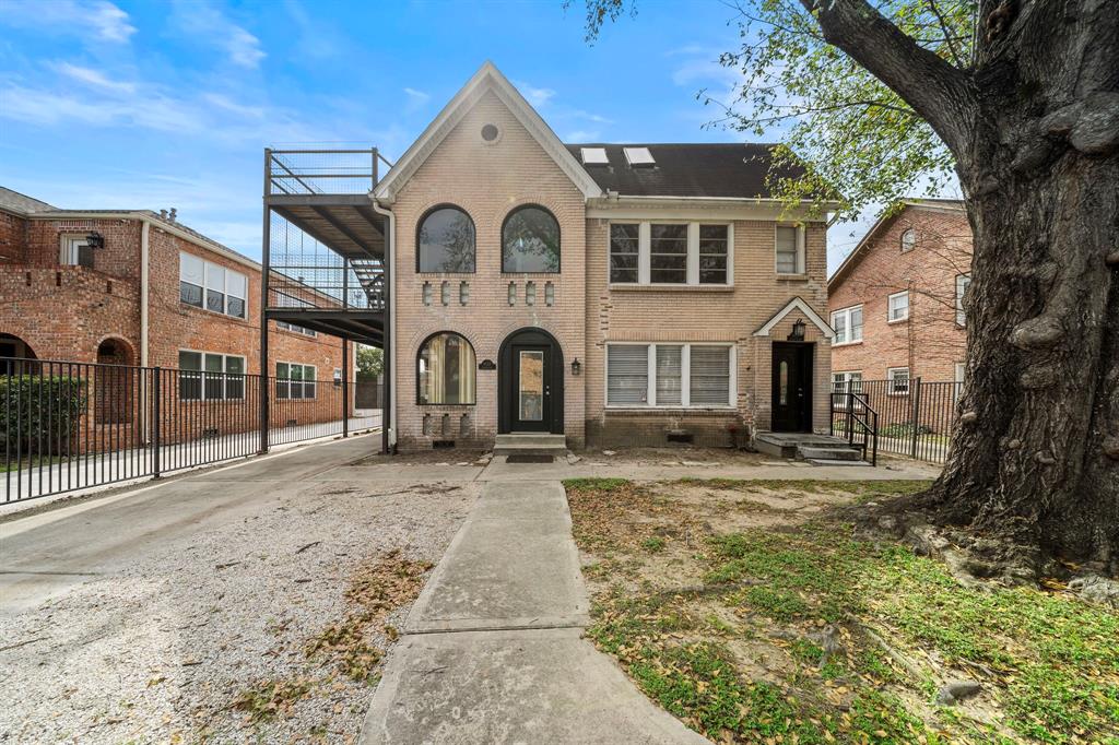 1635 Castle Court