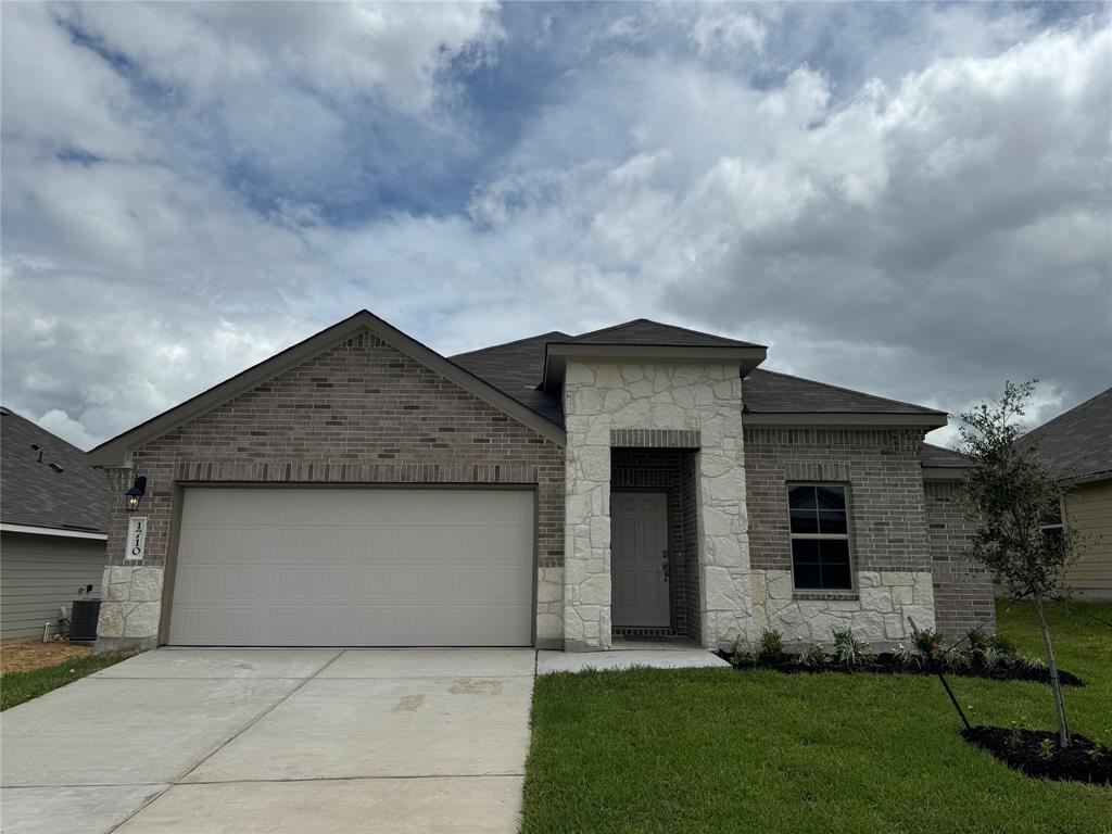 1710 Grimes Drive, Brenham, Texas image 1