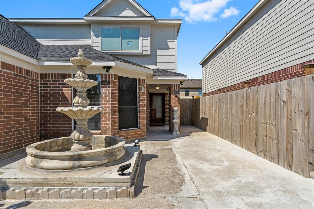10915 Chelsea Knoll Lane, Houston, Texas image 4