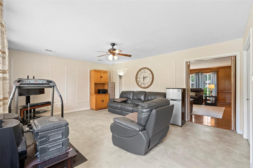 3614 Alderwood Drive, Spring, Texas image 11