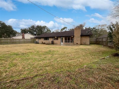 A home in Angleton