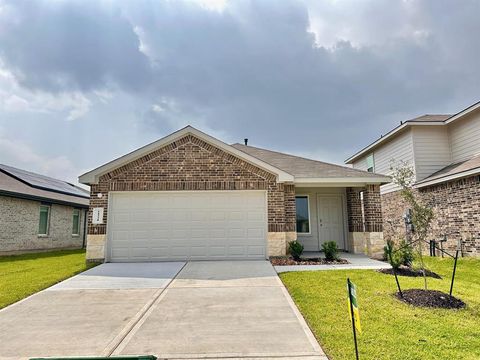 Single Family Residence in Spring TX 24338 Saddlestone Green Drive.jpg