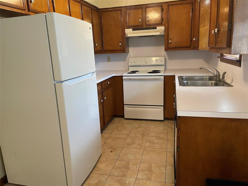902 S Holly Avenue, Cleveland, Texas image 29