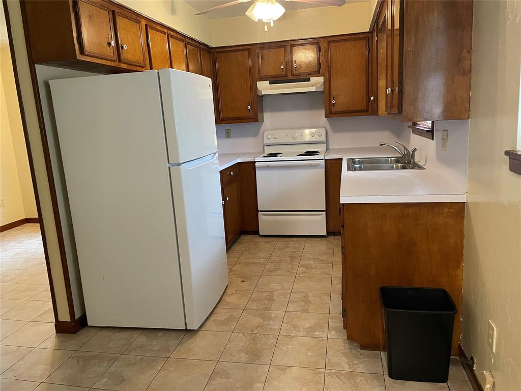 902 S Holly Avenue, Cleveland, Texas image 30