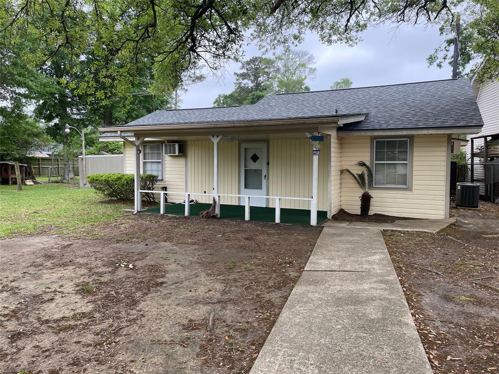 902 S Holly Avenue, Cleveland, Texas image 1