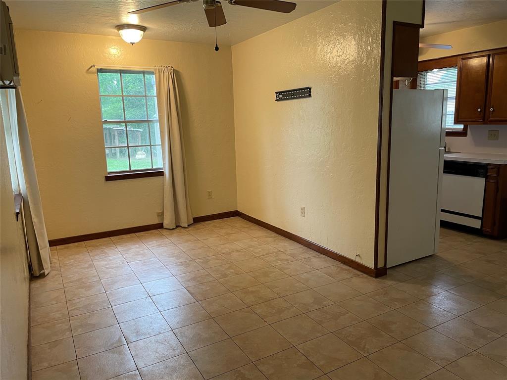 902 S Holly Avenue, Cleveland, Texas image 16