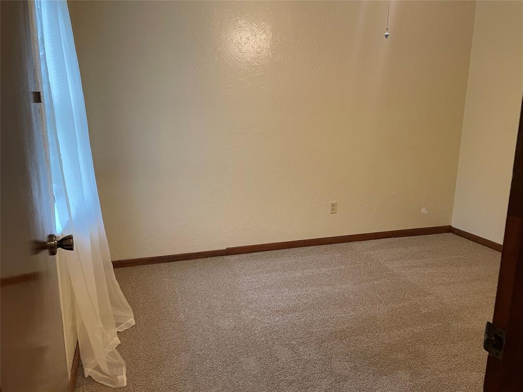 902 S Holly Avenue, Cleveland, Texas image 27