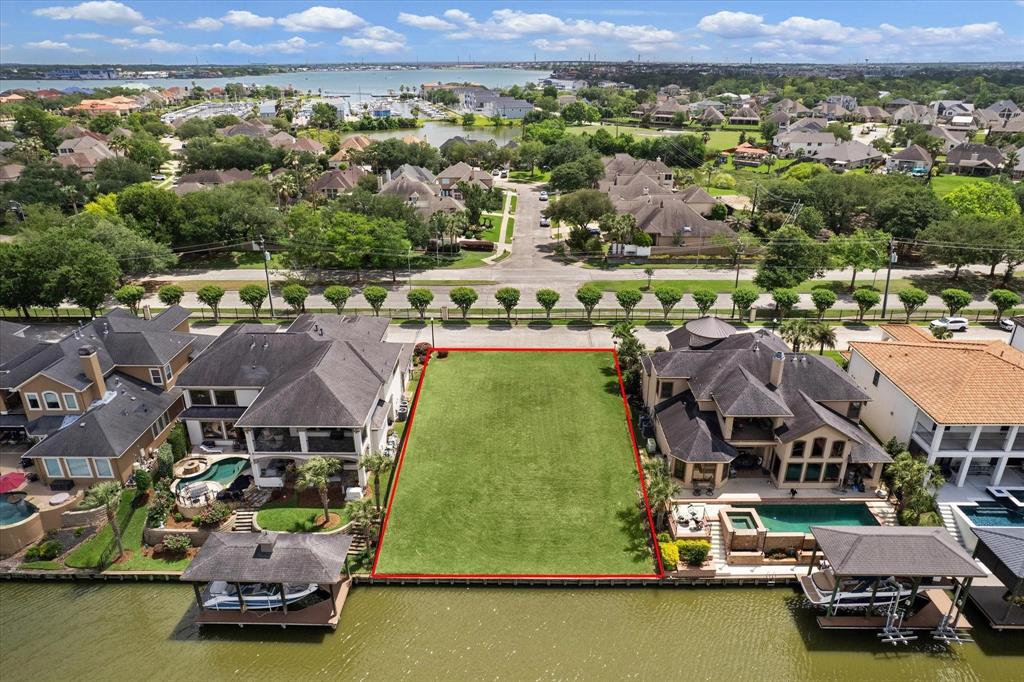 211 Blue Water Way, Kemah, Texas image 1