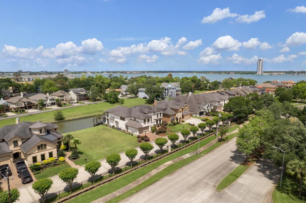 211 Blue Water Way, Kemah, Texas image 10