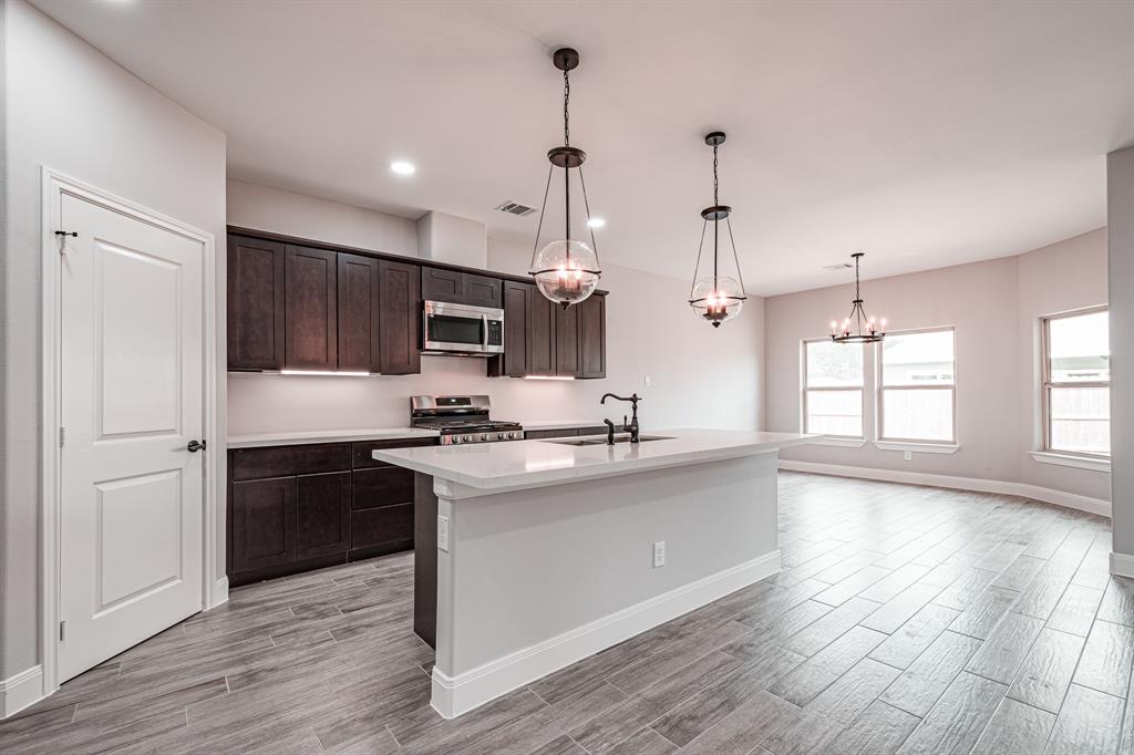 10301 Woodhill Spa Lane, Cleveland, Texas image 10