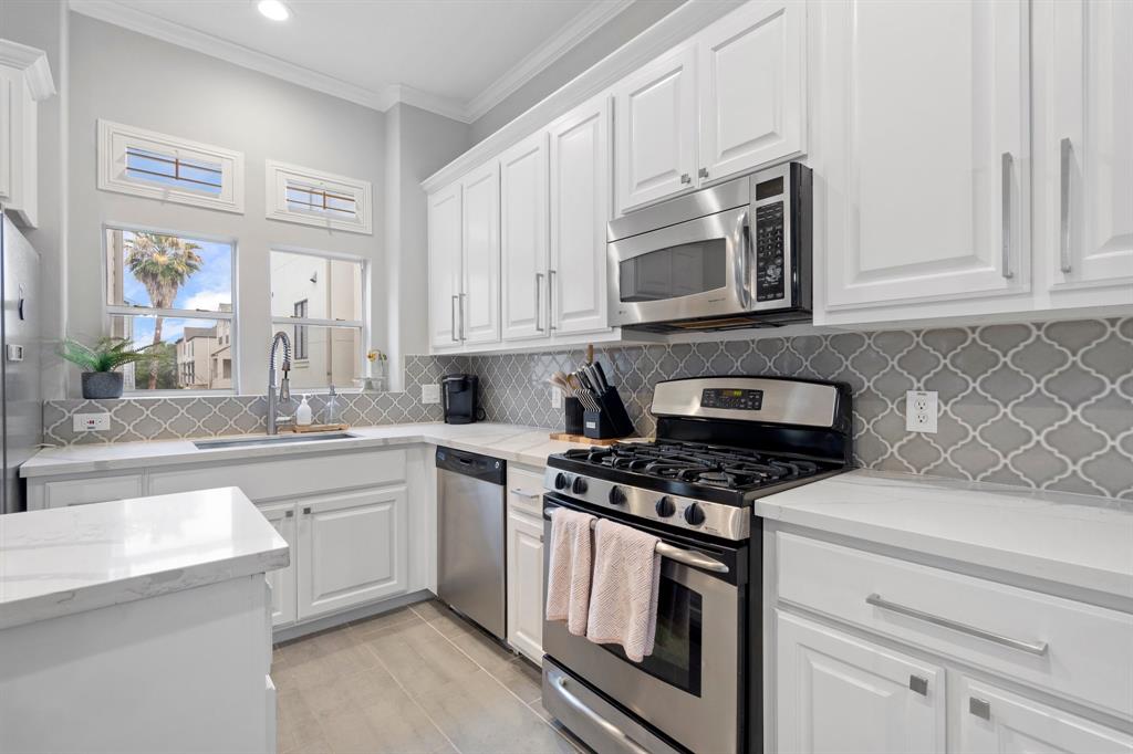 126 Detering Street D