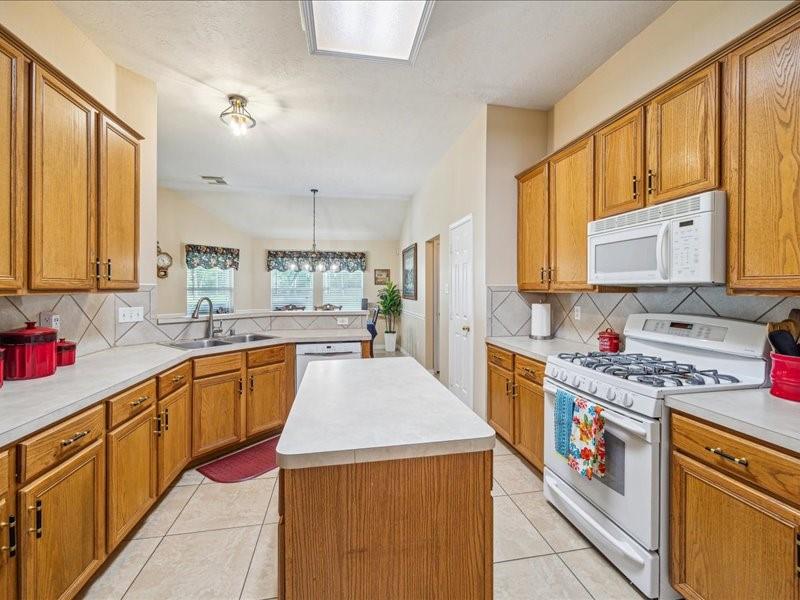 695 Private Road 6350, Dayton, Texas image 15