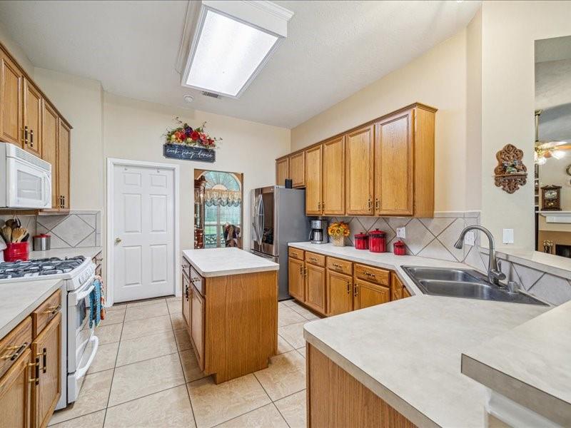 695 Private Road 6350, Dayton, Texas image 14