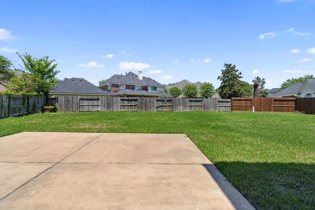 8611 Amy Brook Court, Humble, Texas image 31