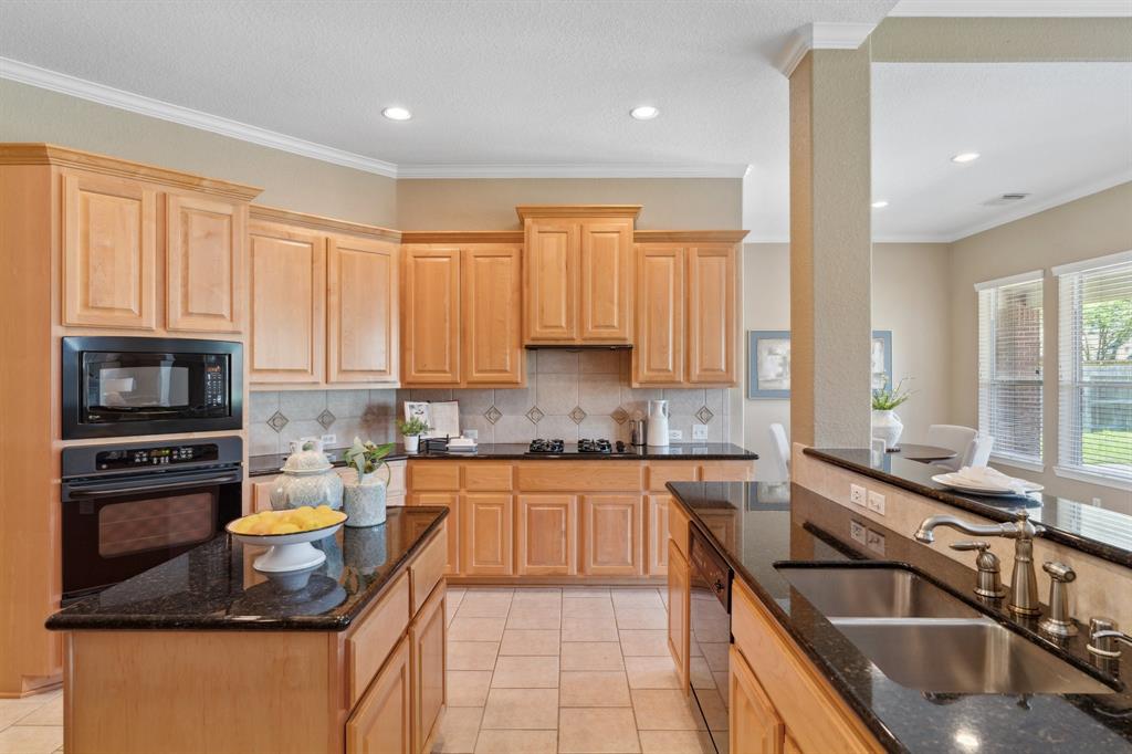 8611 Amy Brook Court, Humble, Texas image 10