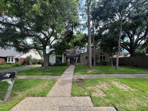 Photo of 1131 Woohorn Drive, Houston, TX 77062 (MLS # 63785465)