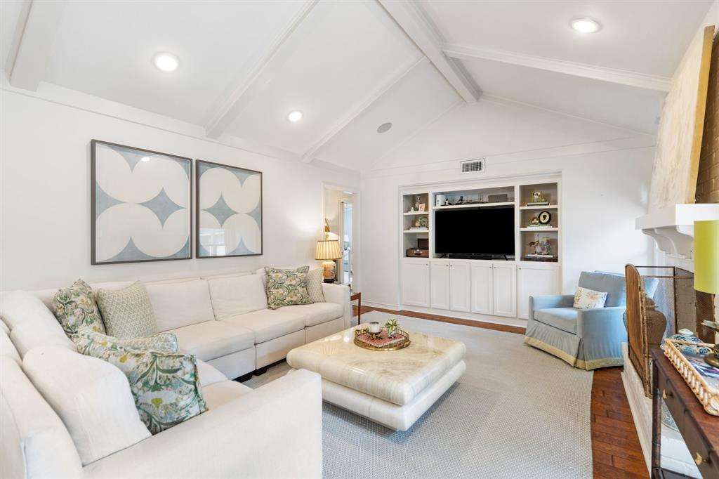 8015 Skyline Drive, Houston, Texas image 8