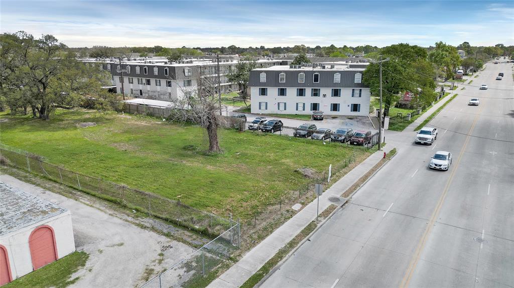 1051 Burke Rd Road, Pasadena, Texas image 4