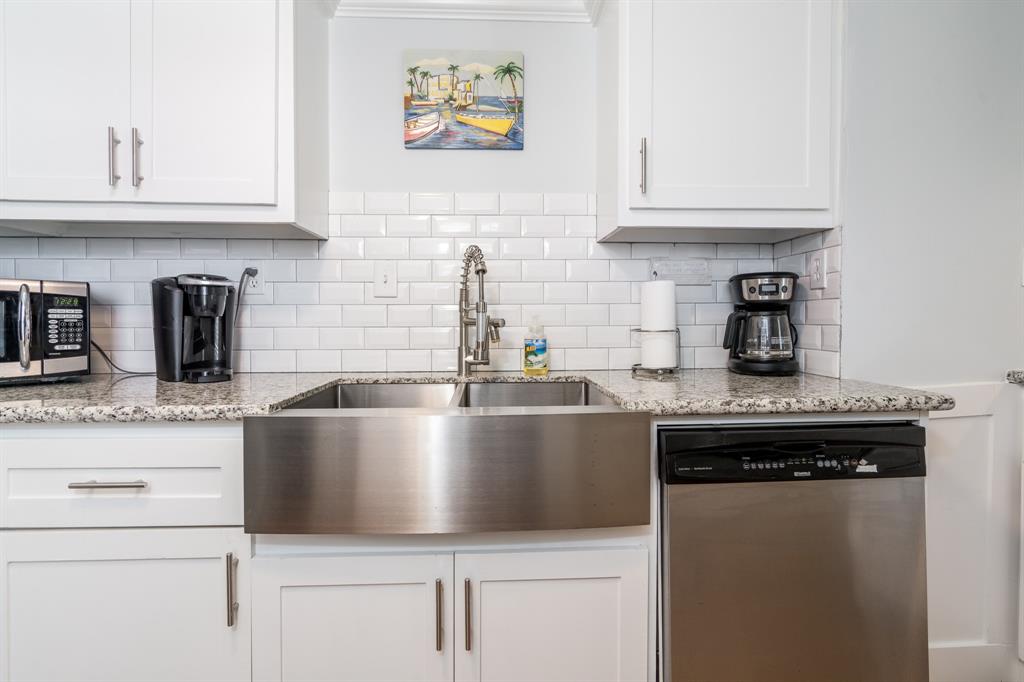 4115 Surf Drive, Galveston, Texas image 12