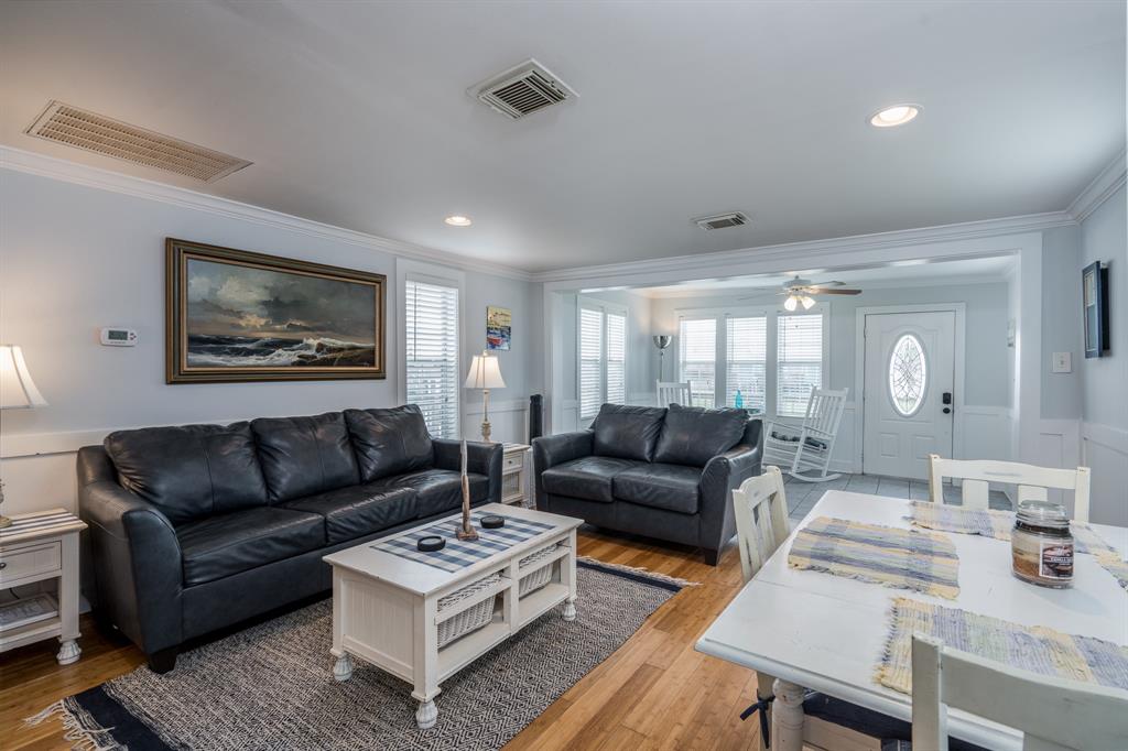 4115 Surf Drive, Galveston, Texas image 10