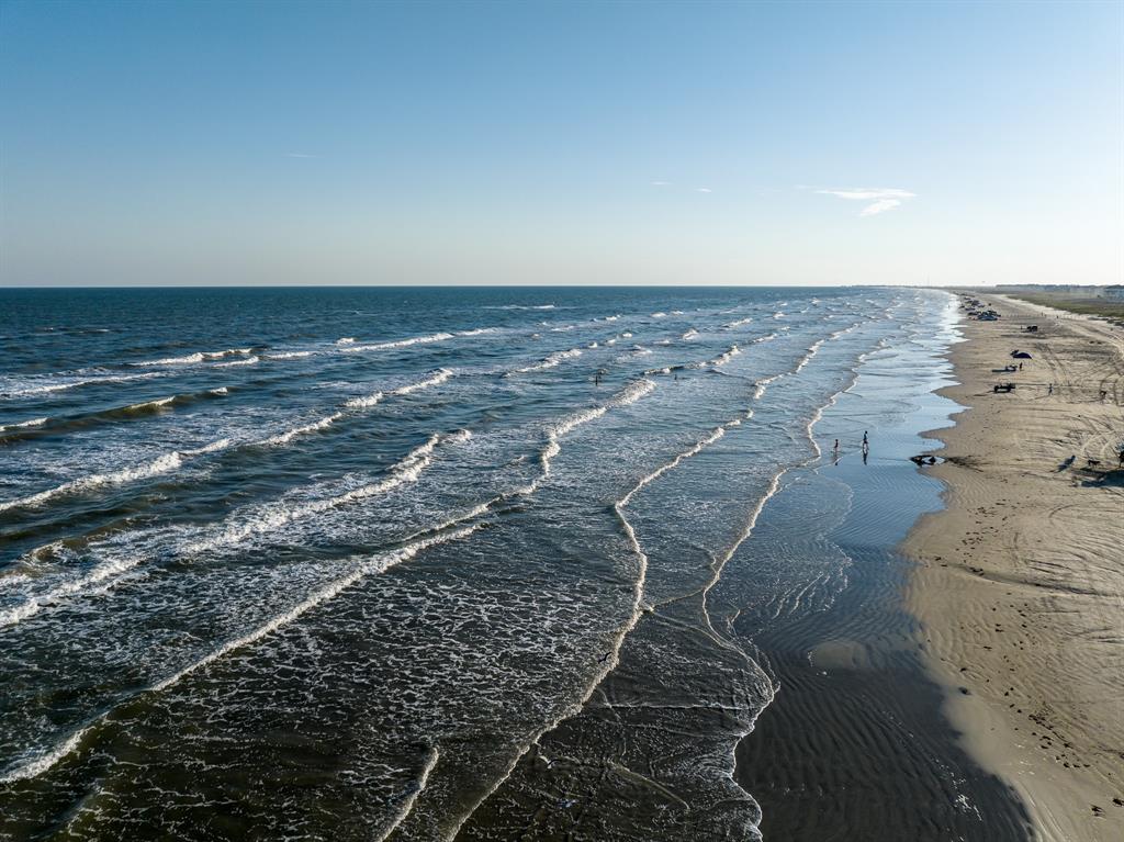4115 Surf Drive, Galveston, Texas image 30