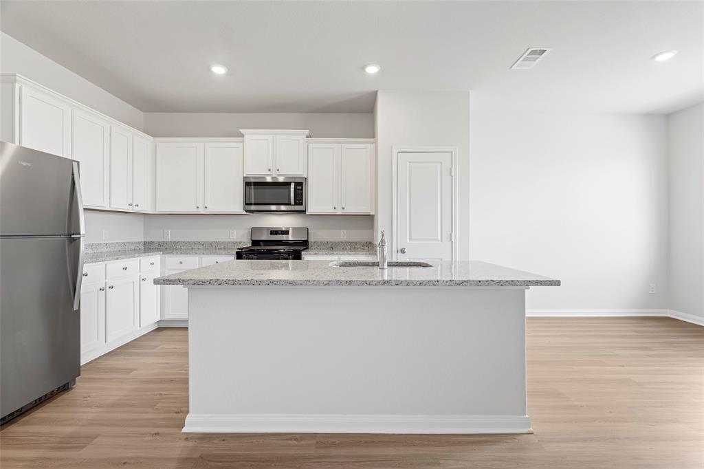 2538 Green Jasper Drive, Iowa Colony, Texas image 3