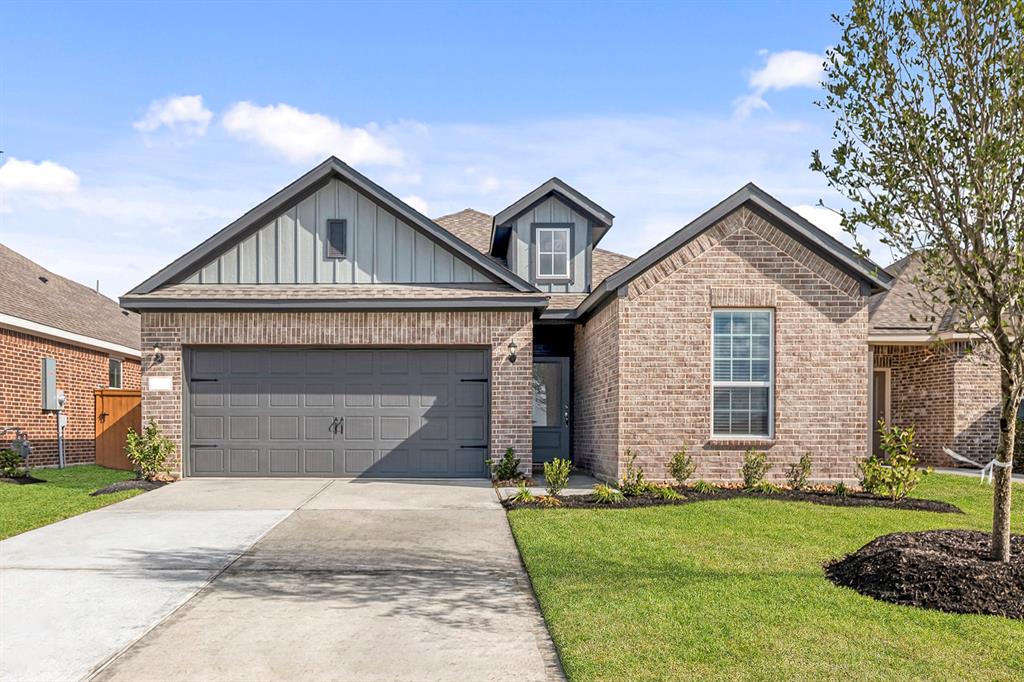 2538 Green Jasper Drive, Iowa Colony, Texas image 1