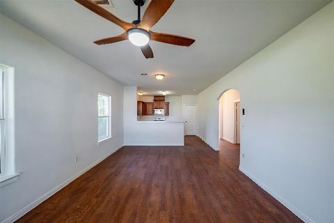 Single Family Residence in Texas City TX 313 3rd Avenue 11.jpg