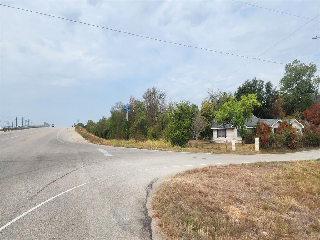 1203 Silliman Street, Sealy, Texas image 9