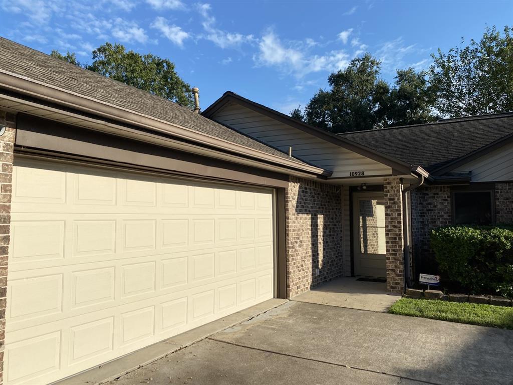 10928 Collingswood Drive, La Porte, Texas image 2