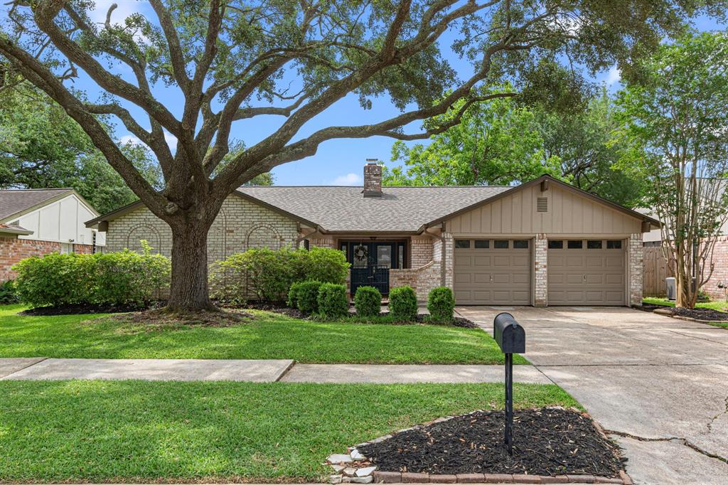 16442 Parksley Drive, Houston, Texas image 2