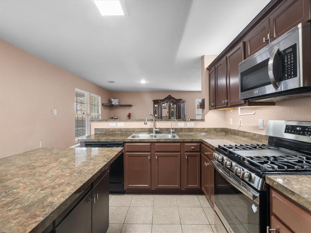 7914 Cypress Edge Drive, Cypress, Texas image 13