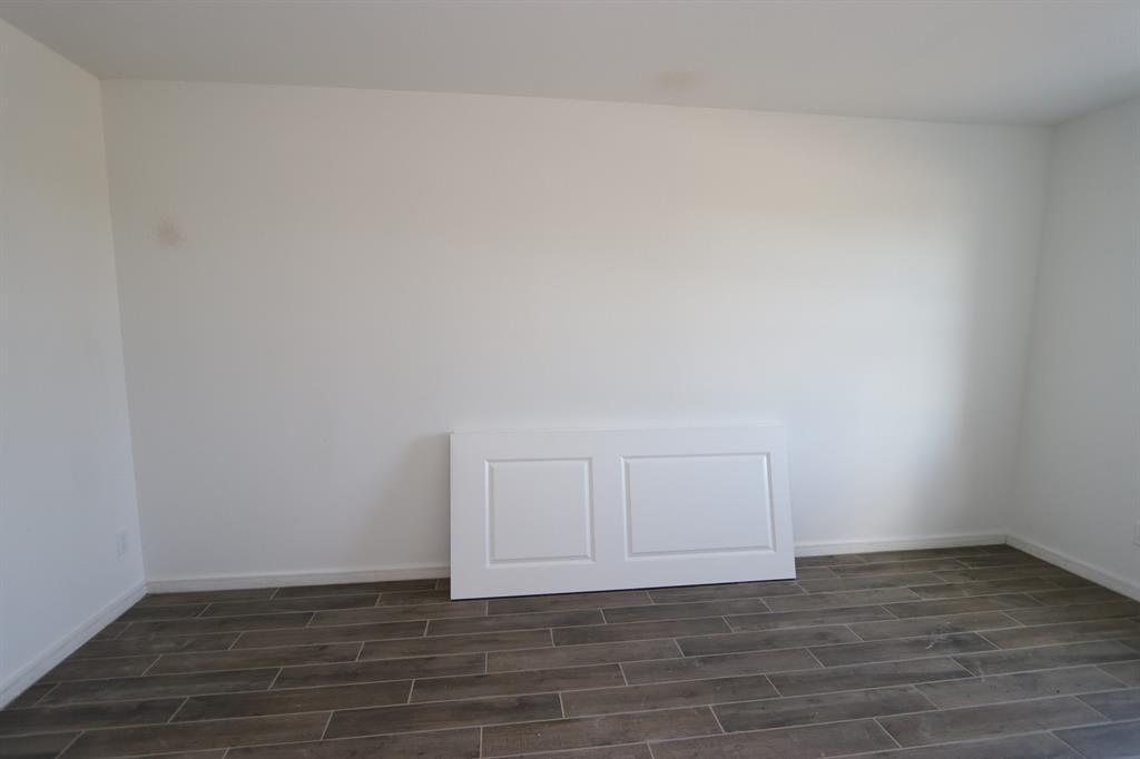 12610 Old Fashion Circle, Mont Belvieu, Texas image 3