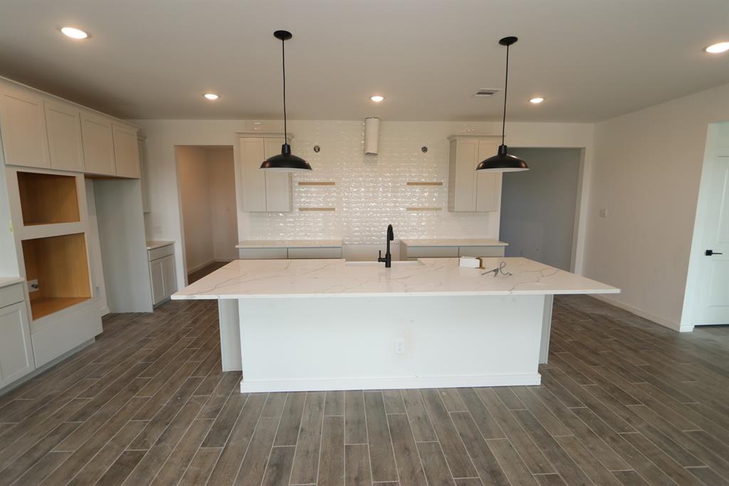 12610 Old Fashion Circle, Mont Belvieu, Texas image 4