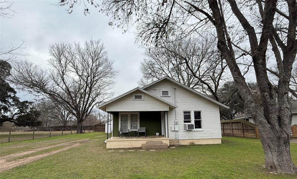 1114 S Madison Street, La Grange, Texas image 1