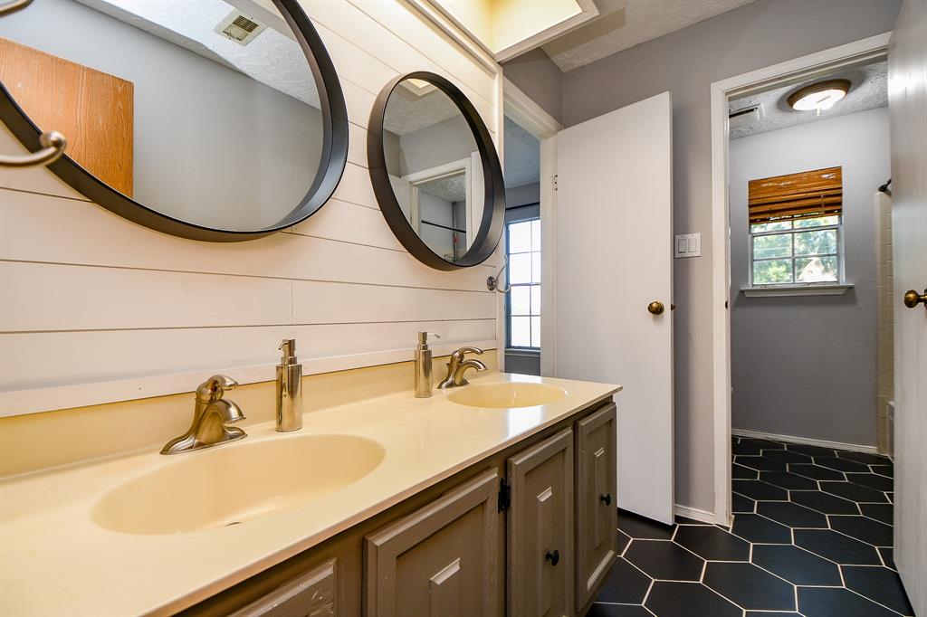 1218 Briarmead Drive, Richmond, Texas image 23