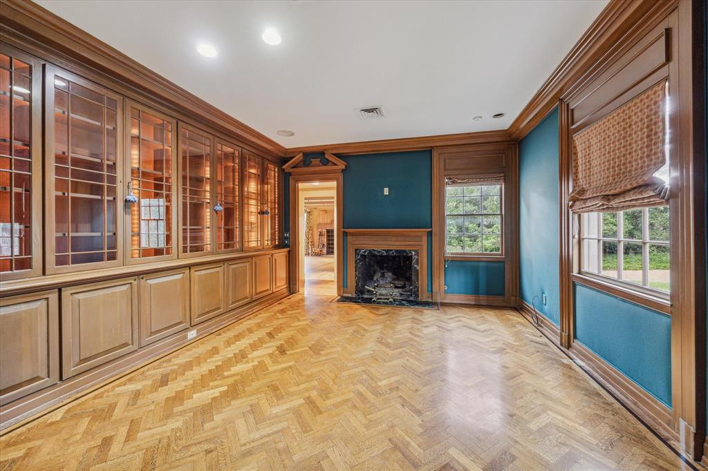 8 Shadder Way, Houston, Texas image 6