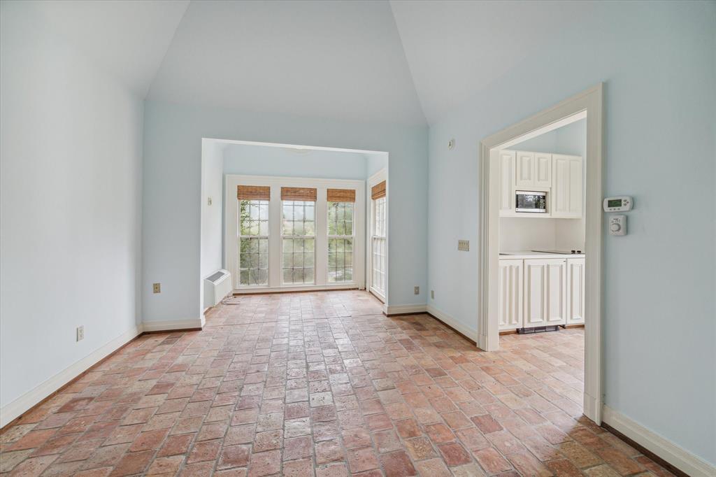 8 Shadder Way, Houston, Texas image 38