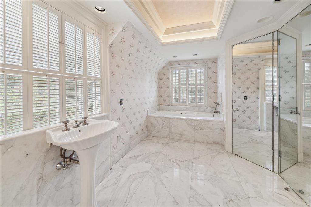 8 Shadder Way, Houston, Texas image 23