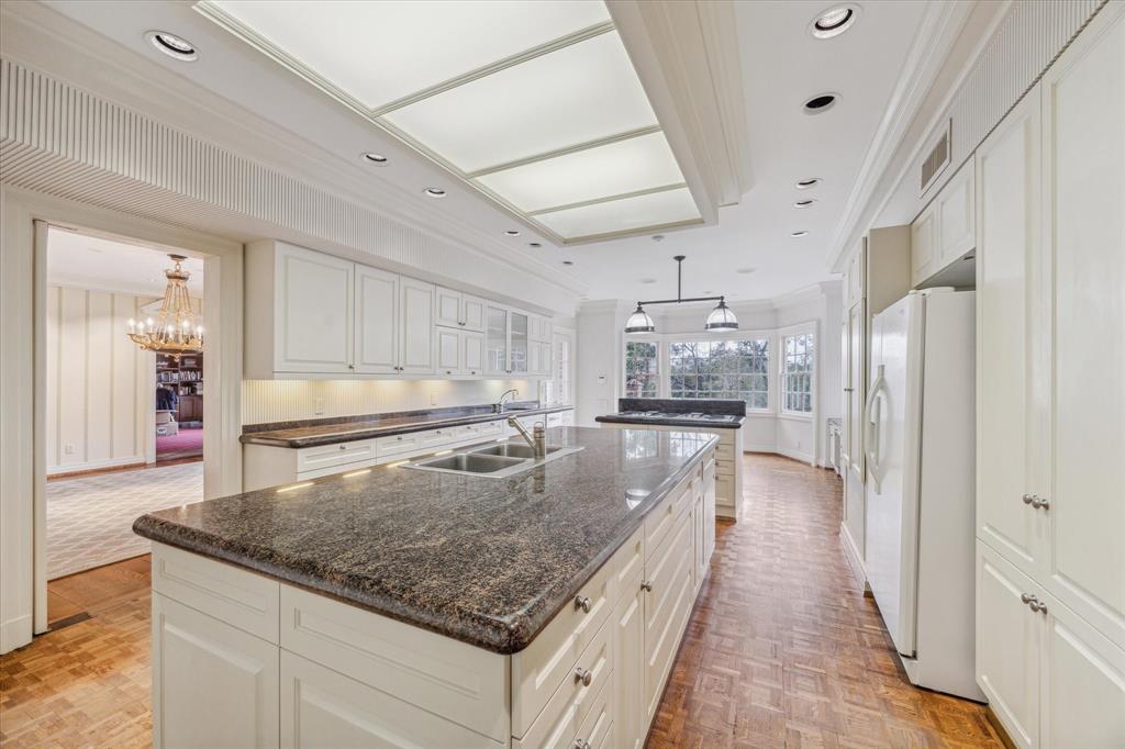 8 Shadder Way, Houston, Texas image 12