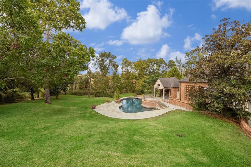 8 Shadder Way, Houston, Texas image 31
