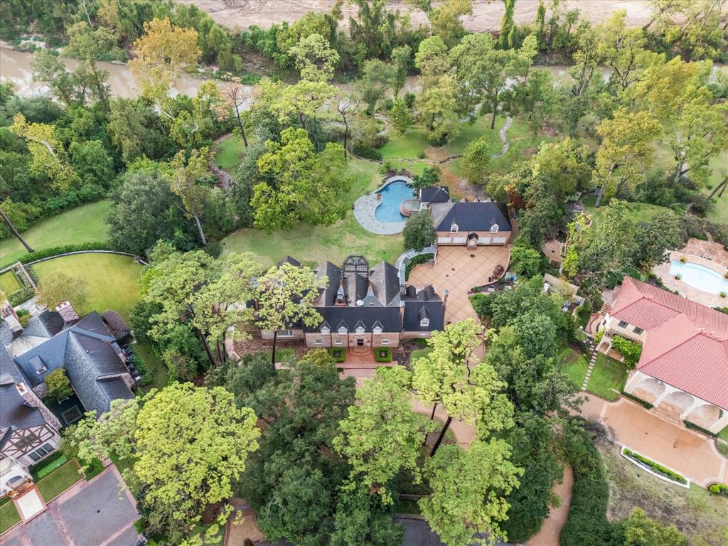 8 Shadder Way, Houston, Texas image 40