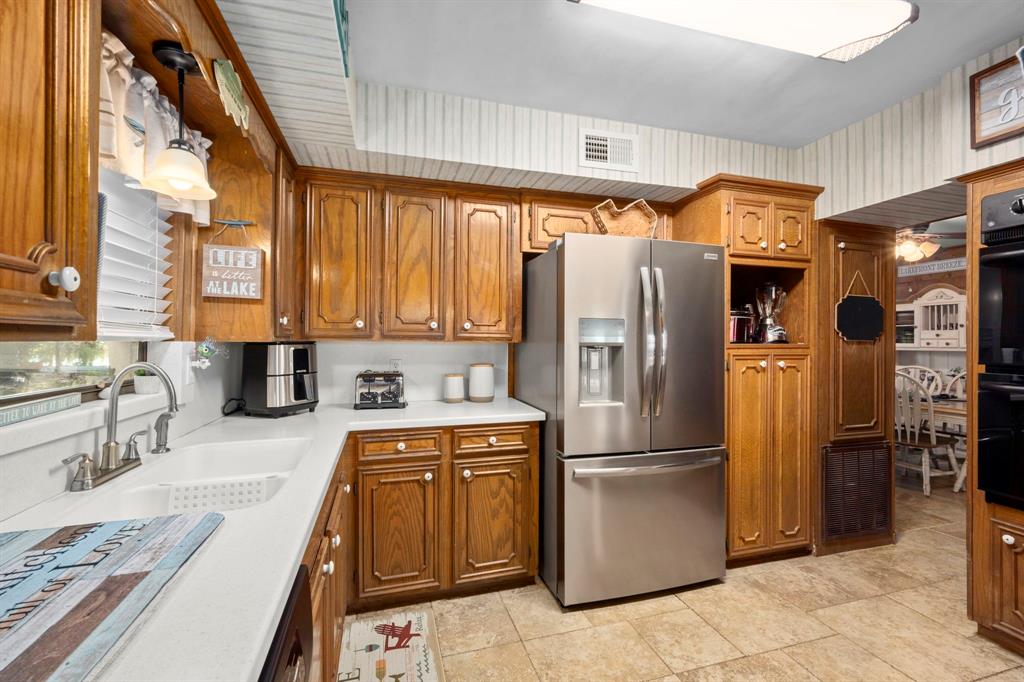 610 Sandy Ridge Drive, Livingston, Texas image 18