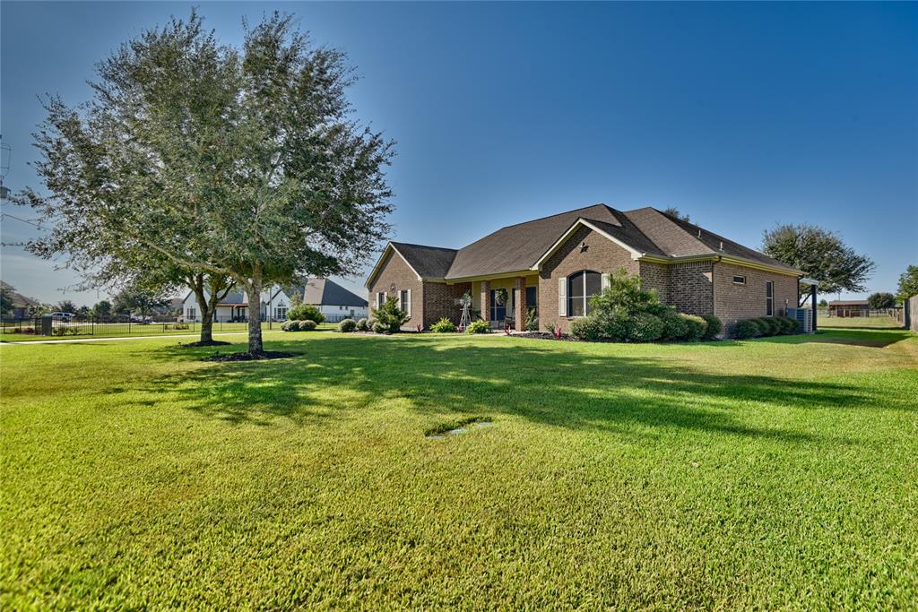 3077 Dees Circle, Sealy, Texas image 3