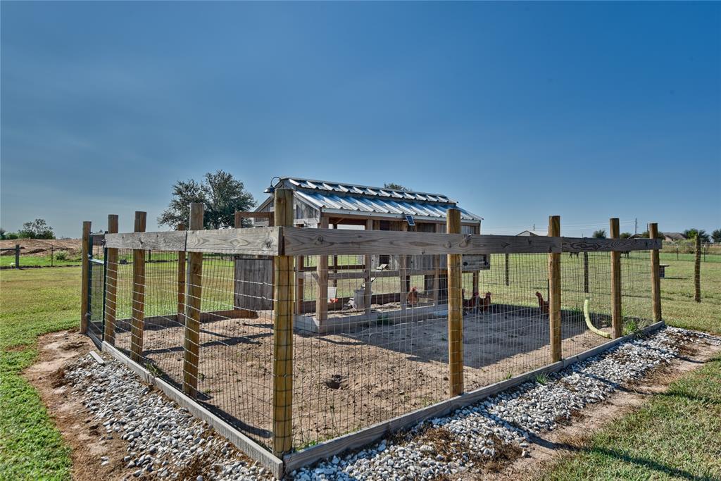 3077 Dees Circle, Sealy, Texas image 42